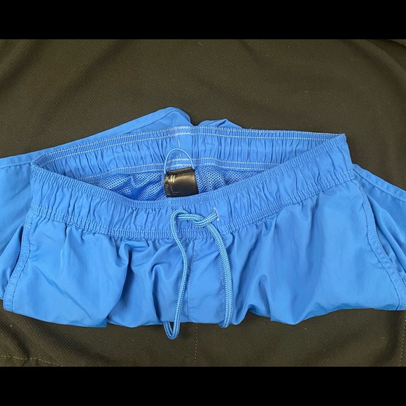 Royal blue swim trunk with mesh lining , great condition and vivid color - Picture 2 of 3